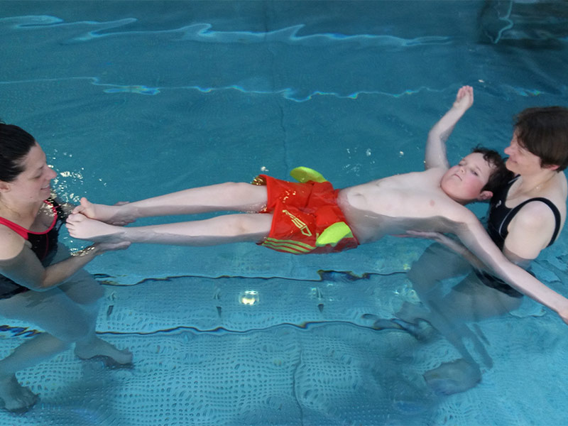 Schwimmtraining für behinderte Kinder Tirol