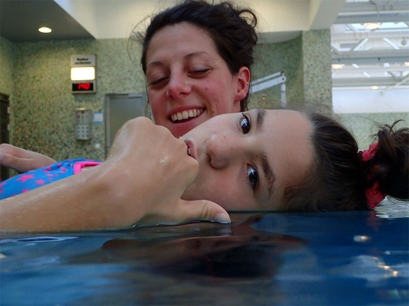 schwimmen-fuer-behinderte-kinder-4 Schwimmtraining für behinderte Kinder Tirol