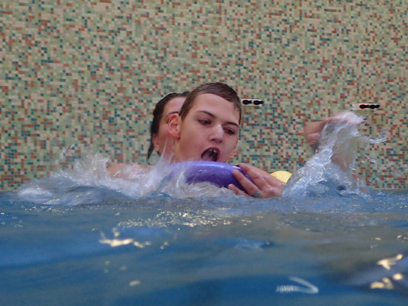 Schwimmtraining für behinderte Kinder Tirol