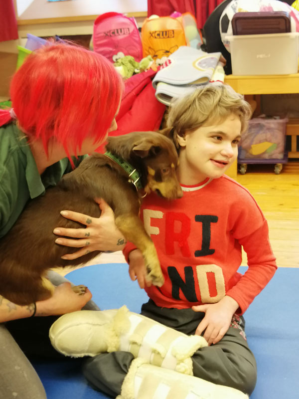 Therapiehunde bei Schritt für Schritt, Verein zur Förderung behinderter Kinder. Tirol.