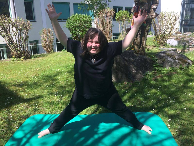 schrittfuerschritt-yoga-2 Pilates und Yoga als Therapie