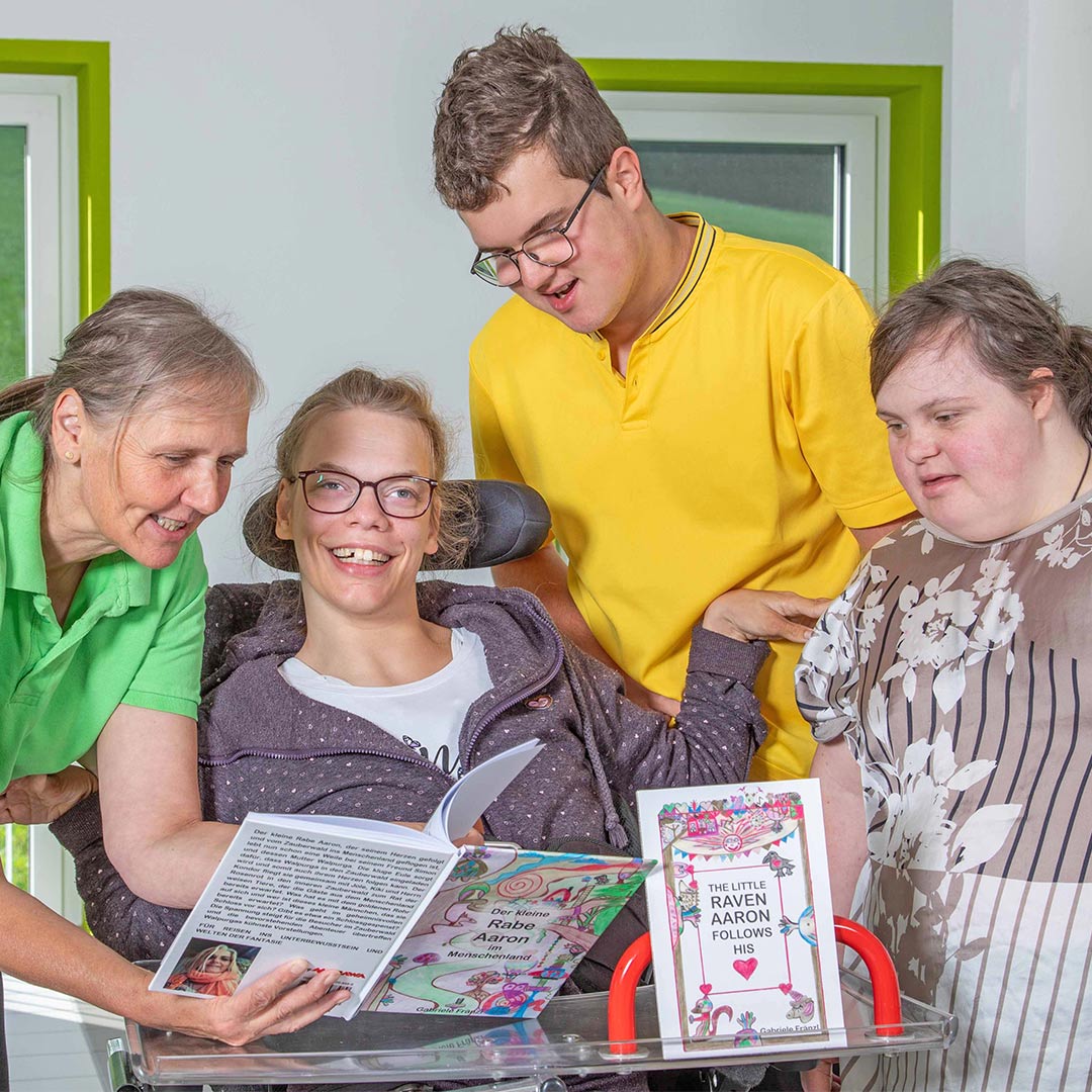 Schritt-fuer-Schritt-Lesestunde-mit-Rabe-Aron Lesestunde mit dem Rabe Aaron