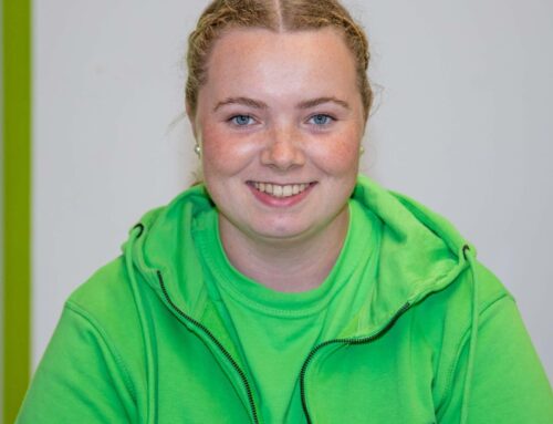 Annalena: Physiotherapeutin in Ausbildung bei Schritt für Schritt